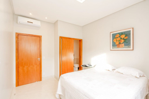 Casa 4 suítes a venda no condomínio fechado Portal do Sol Green em Goiânia. - Foto