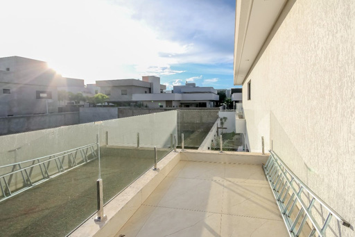 Casa 4 suítes a venda no condomínio fechado Portal do Sol Green em Goiânia. - Foto