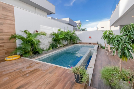 Casa 4 suítes a venda no condomínio fechado Portal do Sol Green em Goiânia. - Foto