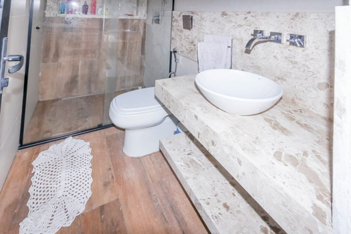 Casa 4 suítes a venda no condomínio fechado Portal do Sol Green em Goiânia. - Foto