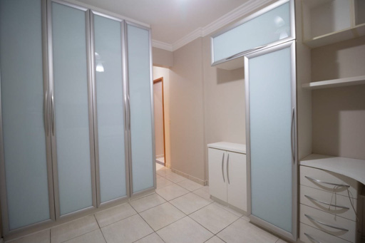 Apartamento 3 Suítes no Setor Bueno com Varanda e Armários - Foto