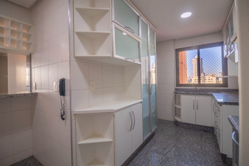 Apartamento 3 Suítes no Setor Bueno com Varanda e Armários - Foto