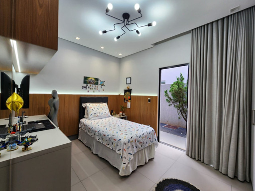 Casa térrea mobiliada e decorada à venda em condomínio fechado Portal do Sol Green em Goiânia-GO. - Foto