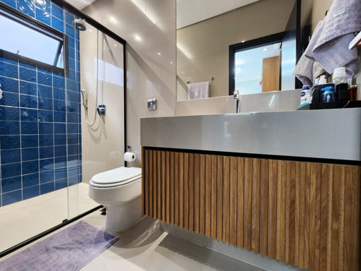 Casa térrea mobiliada e decorada à venda em condomínio fechado Portal do Sol Green em Goiânia-GO. - Foto