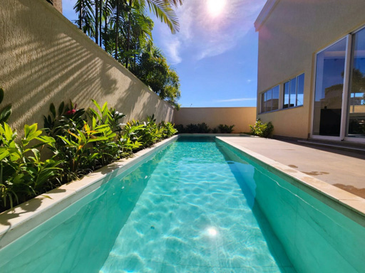 Casa sobrado com 4 suítes à venda em condomínio fechado Portal do Sol Green em Goiânia-Go. - Foto
