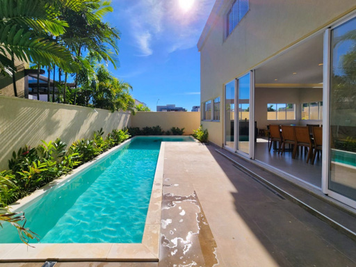 Casa sobrado com 4 suítes à venda em condomínio fechado Portal do Sol Green em Goiânia-Go. - Foto