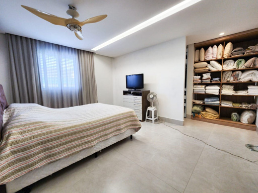 Casa sobrado com 4 suítes à venda em condomínio fechado Portal do Sol Green em Goiânia-Go. - Foto