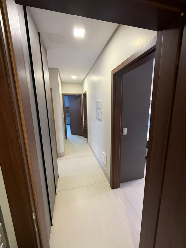 Casa Térrea para locação ou venda com piscina aquecida e sauna no Condomínio Portal do Sol Golfe Green - Foto