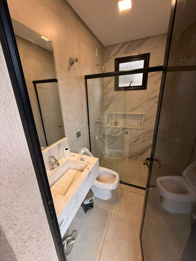 Casa Térrea para locação ou venda com piscina aquecida e sauna no Condomínio Portal do Sol Golfe Green - Foto