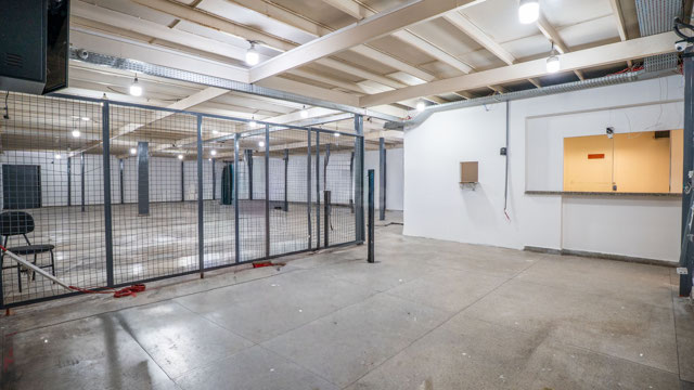Galpão para locação com mais de 1.300 m² e estrutura completa para operação logística no Setor Bueno - Revenda