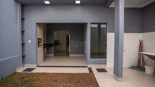 Casa Moderna com Pé-Direito Duplo e Acabamento Diferenciado Jardim Presidente - Foto