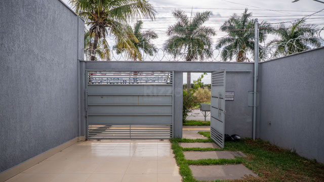 Casa Moderna com Pé-Direito Duplo e Acabamento Diferenciado Jardim Presidente - Foto