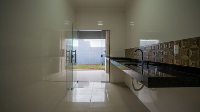Casa Moderna com Pé-Direito Duplo e Acabamento Diferenciado Jardim Presidente - Foto