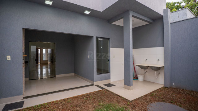 Casa Moderna com Pé-Direito Duplo e Acabamento Diferenciado Jardim Presidente - Foto