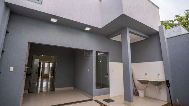 Casa Moderna com Pé-Direito Duplo e Acabamento Diferenciado Jardim Presidente - Foto