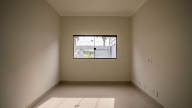 Casa Moderna com Pé-Direito Duplo e Acabamento Diferenciado Jardim Presidente - Foto