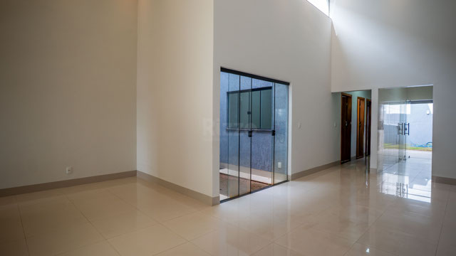 Casa Moderna com Pé-Direito Duplo e Acabamento Diferenciado Jardim Presidente - Revenda
