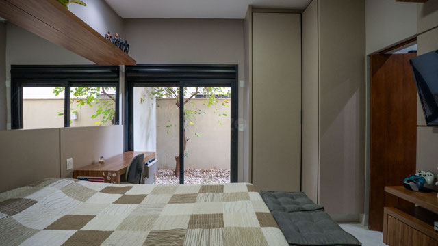 Casa 3 Quartos com Pé-Direito Duplo e Área Gourmet em Terreno de 406m² - Foto