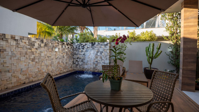 Casa 3 Quartos com Pé-Direito Duplo e Área Gourmet em Terreno de 406m² - Foto