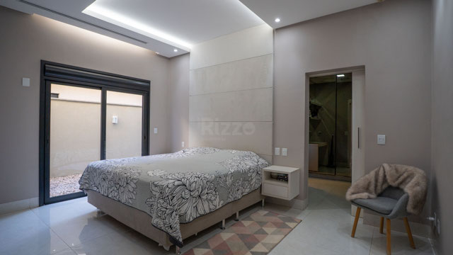Casa 3 Quartos com Pé-Direito Duplo e Área Gourmet em Terreno de 406m² - Foto