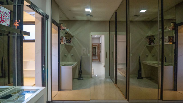 Casa 3 Quartos com Pé-Direito Duplo e Área Gourmet em Terreno de 406m² - Foto