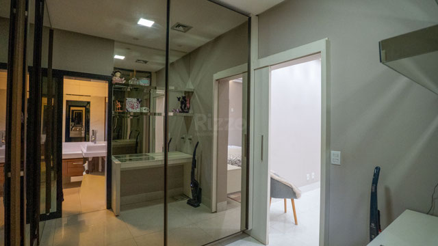 Casa 3 Quartos com Pé-Direito Duplo e Área Gourmet em Terreno de 406m² - Foto