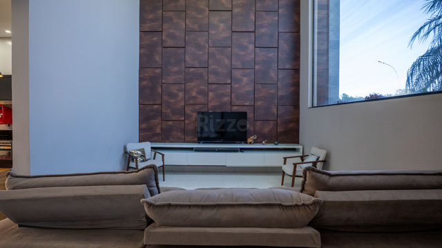 Casa 3 Quartos com Pé-Direito Duplo e Área Gourmet em Terreno de 406m² - Foto