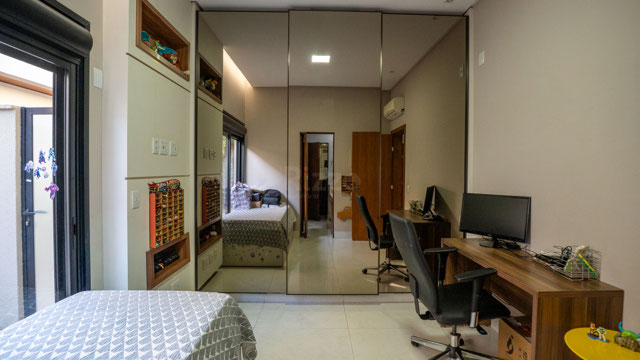 Casa 3 Quartos com Pé-Direito Duplo e Área Gourmet em Terreno de 406m² - Foto