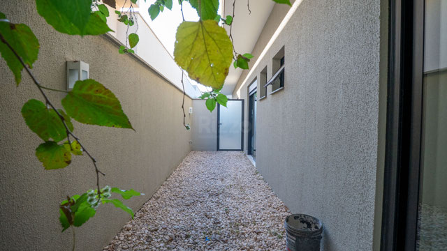 Casa 3 Quartos com Pé-Direito Duplo e Área Gourmet em Terreno de 406m² - Foto