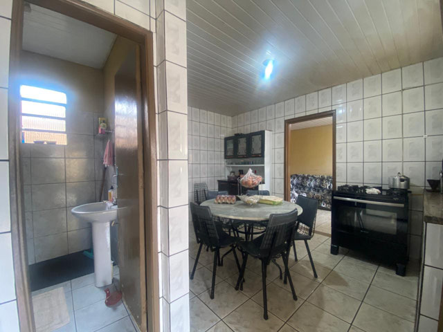 Duas residências no mesmo lote, em localização estratégica no Jardim América em Goiânia - Foto