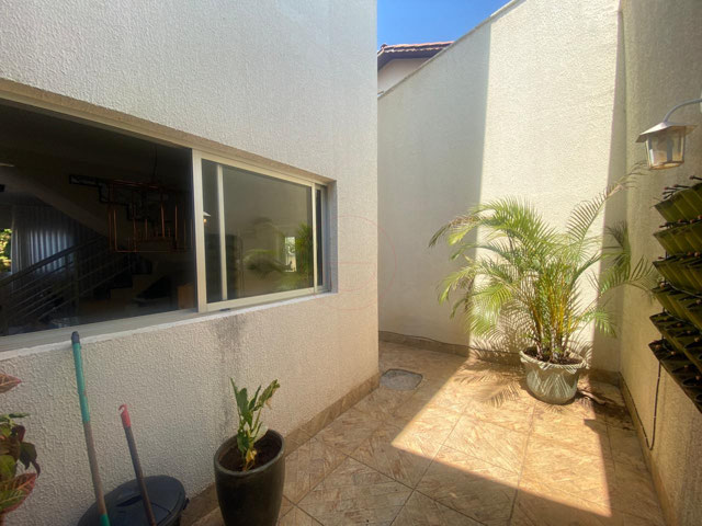 Sobrado Mobiliado com 3 Quartos no Jardim Vitória - Foto