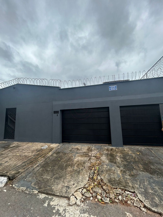 SOBRADO AMPLO COM PONTO COMERCIAL GERANDO RENDA NO PARQUE OESTE INDUSTRIAL - Foto