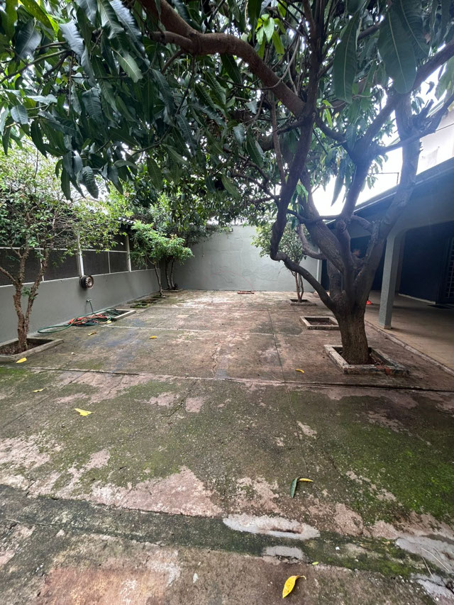 SOBRADO AMPLO COM PONTO COMERCIAL GERANDO RENDA NO PARQUE OESTE INDUSTRIAL - Foto
