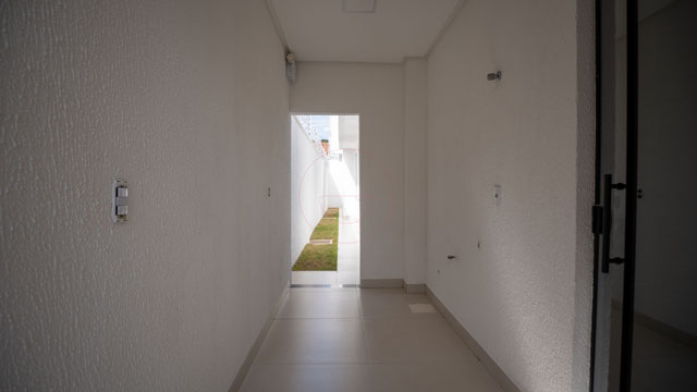 Casa Térrea no Faiçalville com 4 Suítes e Pé-Direito Duplo - Foto