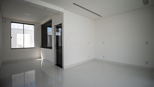 Casa Térrea no Faiçalville com 4 Suítes e Pé-Direito Duplo - Foto