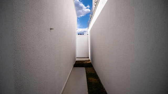 Casa Térrea no Faiçalville com 4 Suítes e Pé-Direito Duplo - Foto