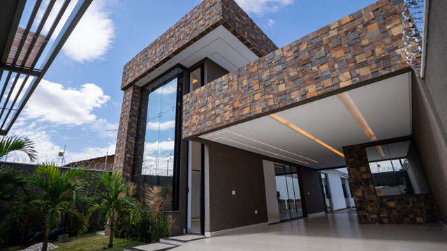 Casa Térrea no Faiçalville com 4 Suítes e Pé-Direito Duplo - Foto