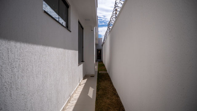 Casa Térrea no Faiçalville com 4 Suítes e Pé-Direito Duplo - Foto