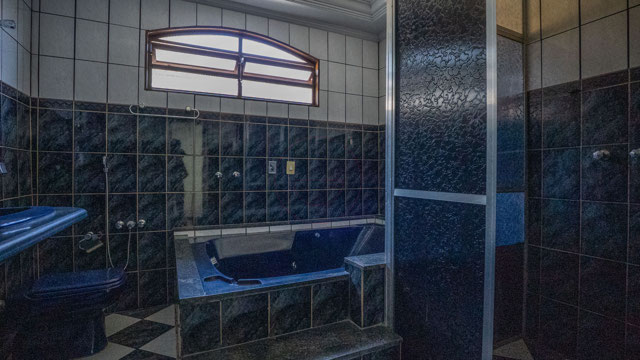 Casa no Setor Sudoeste com 7 Quartos e Potencial de Renda - Foto