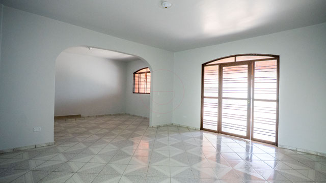 Casa no Setor Sudoeste com 7 Quartos e Potencial de Renda - Foto