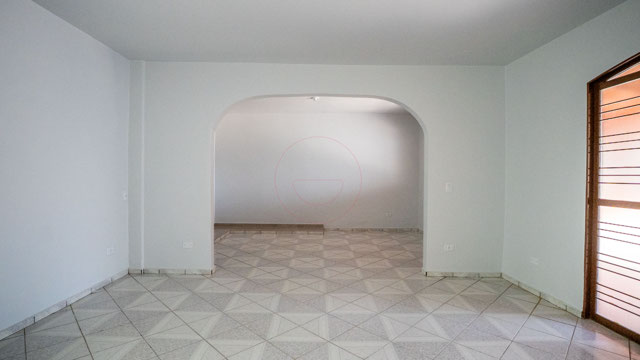 Casa no Setor Sudoeste com 7 Quartos e Potencial de Renda - Foto