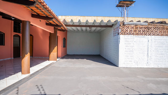 Casa no Setor Sudoeste com 7 Quartos e Potencial de Renda - Foto