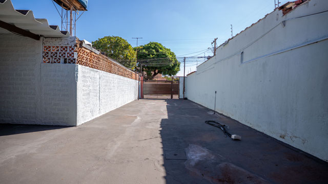 Casa no Setor Sudoeste com 7 Quartos e Potencial de Renda - Foto