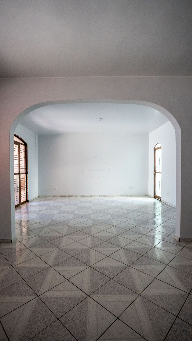 Casa no Setor Sudoeste com 7 Quartos e Potencial de Renda - Foto