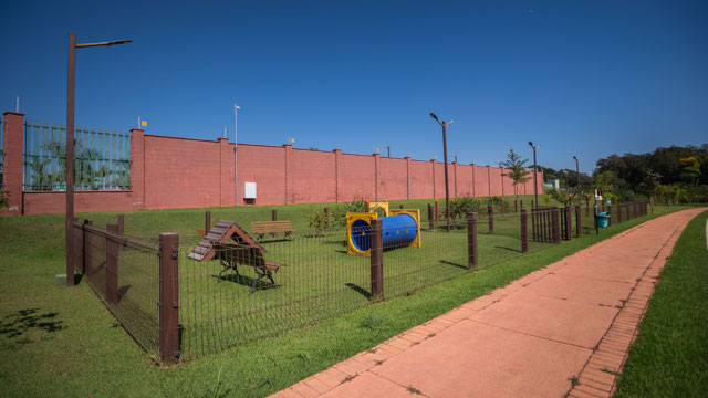 Lote de Esquina Privilegiado no Jardins França. - Foto