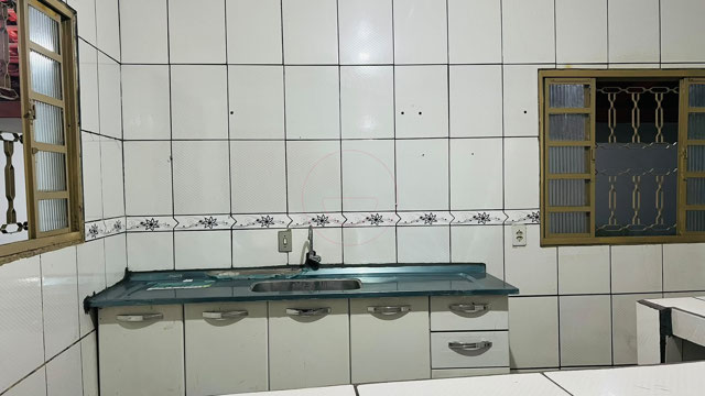 Garagem Coberta para 4 Carros e 2 Suítes no Setor São José - Foto