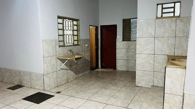 Garagem Coberta para 4 Carros e 2 Suítes no Setor São José - Foto