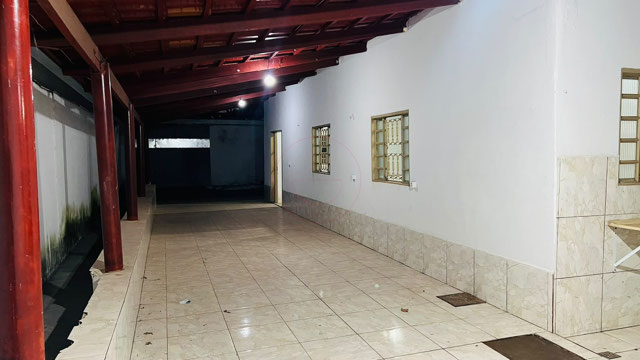 Garagem Coberta para 4 Carros e 2 Suítes no Setor São José - Foto