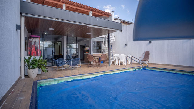 Sobrado reformado à venda no Jardim Europa | Piscina aquecida, energia solar e lazer completo - Foto