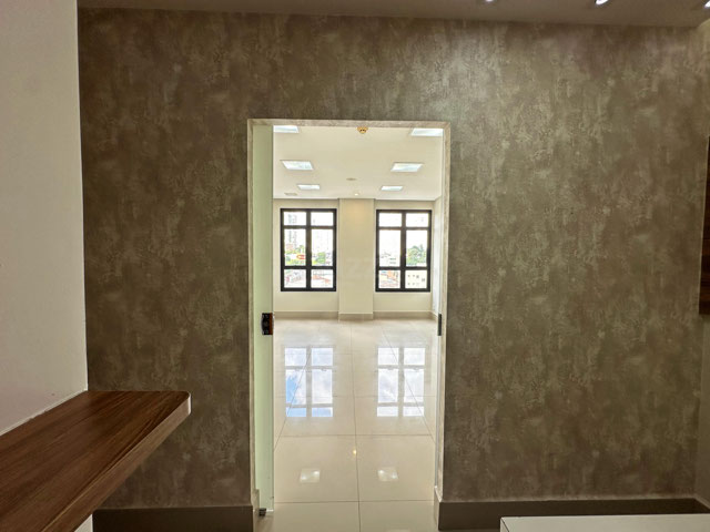 Sala comercial 32 m² no Jardim Goiás com vaga e vista para Flamboyant - Foto